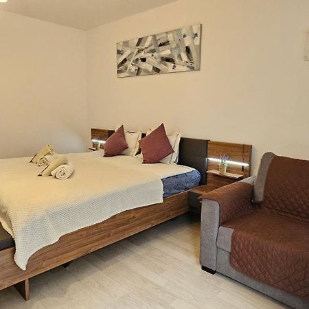 T&M Apartment Brasov Luaran gambar